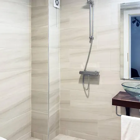 студио черно и бяло Apartamento *