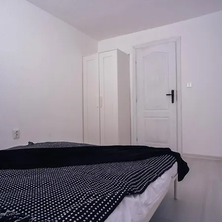 студио черно и бяло * סנדנסקי