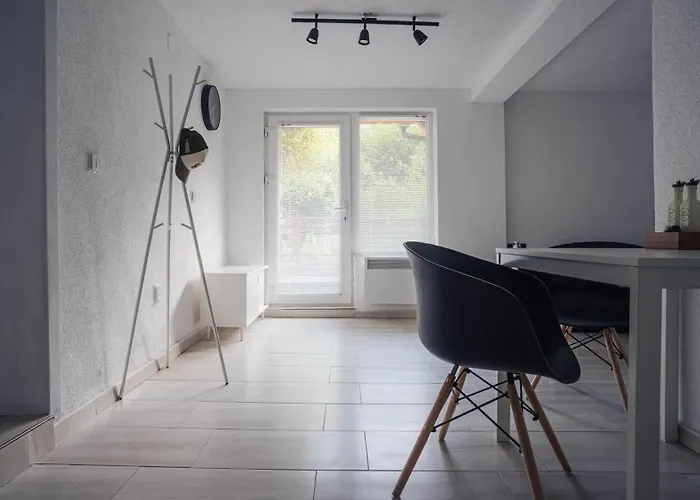 Apartament студио черно и бяло