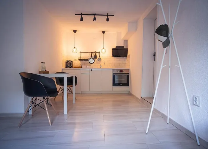 студио черно и бяло Sandanski