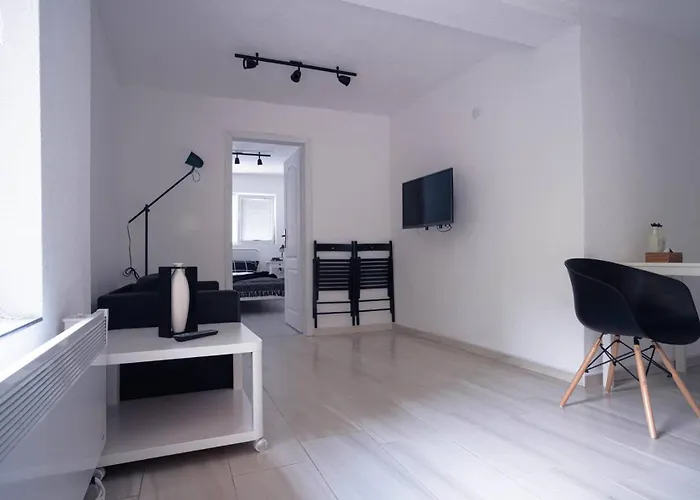 студио черно и бяло * Sandanski