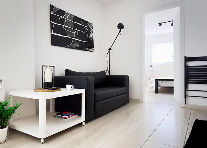 Apartament студио черно и бяло Sandanski